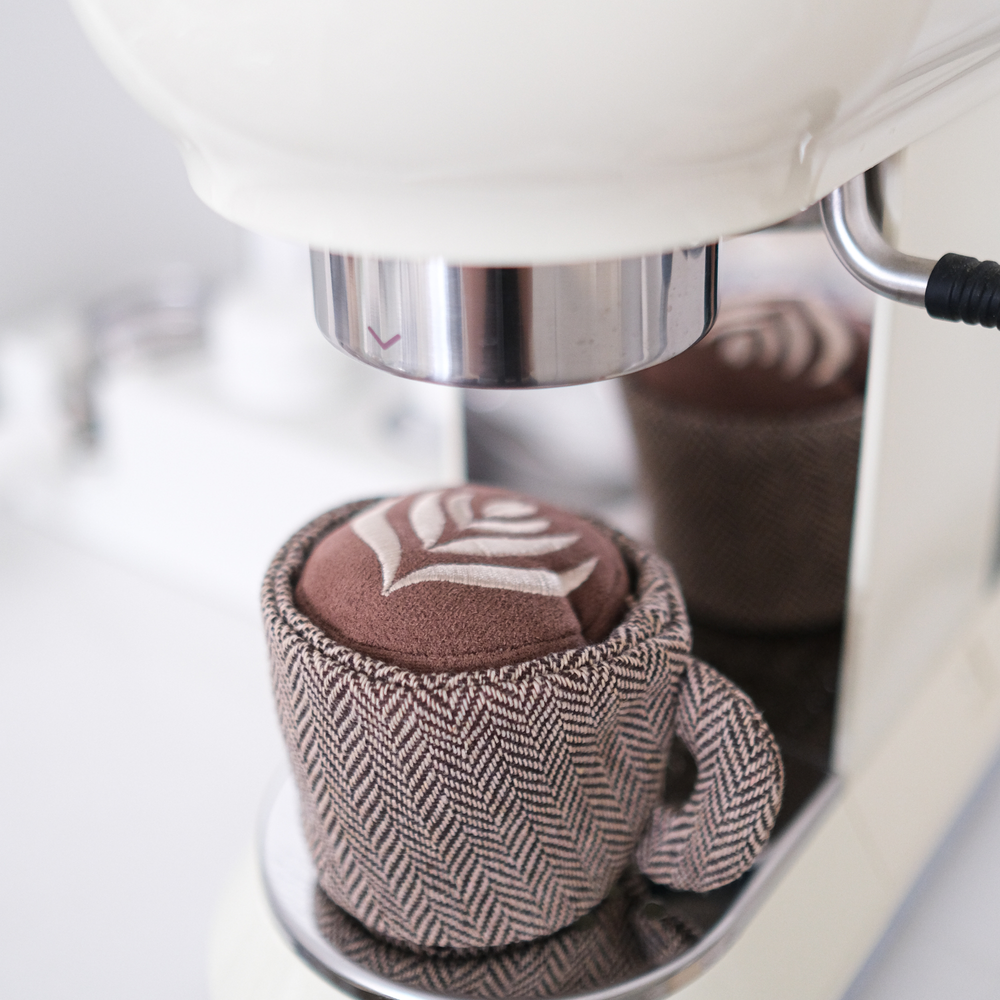 Latte Pop Enrichment Snuffle Toy